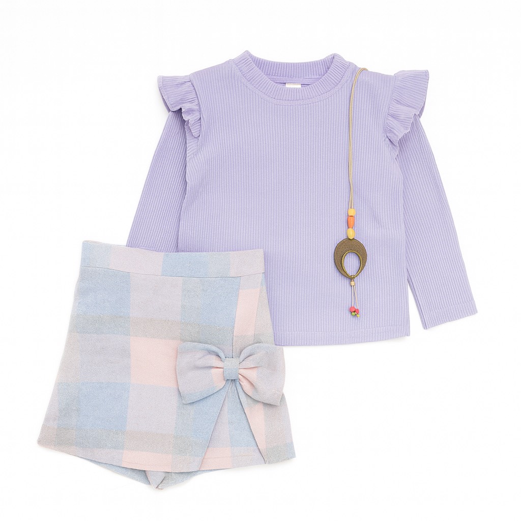 Ensemble pull à fronces avec jupe short à carreaux